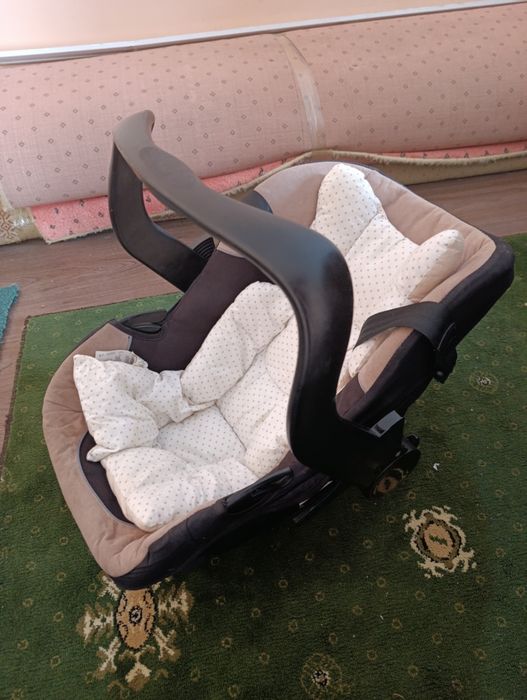 Avtokreslo sotiladi. 1 yoshgacha