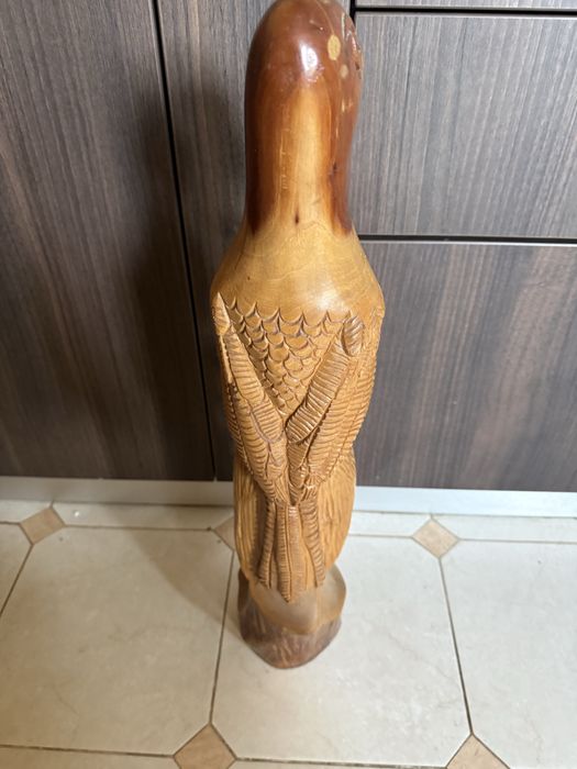 Sculptura mare din lemn masiv