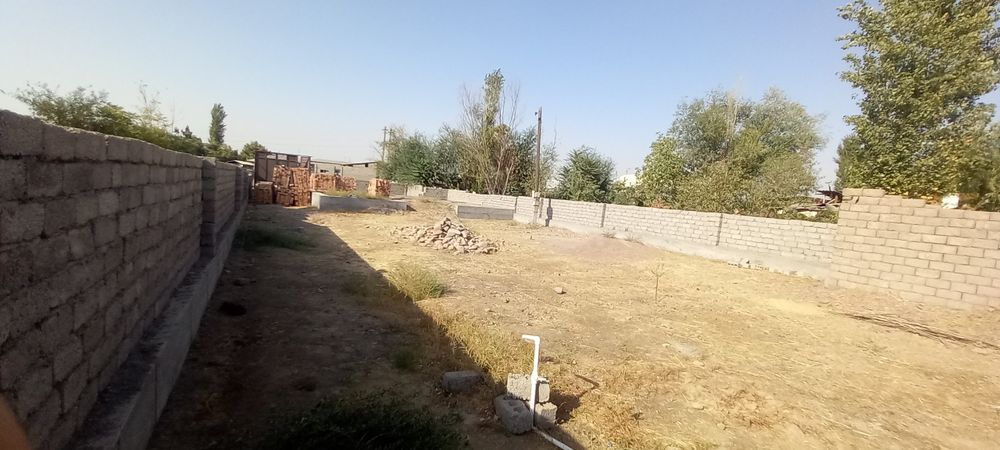 Узим богда 6сотих учаска сотилади 1 сотхи 2000$