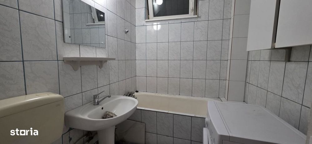 Apartament de 3 camere, 56 mp., zona Micro 1