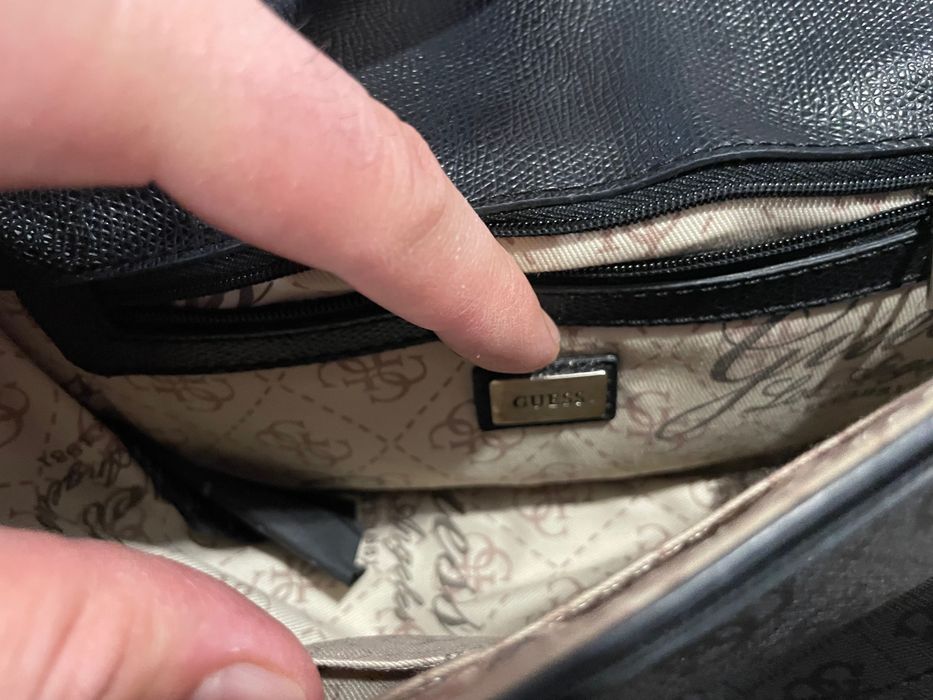 Дамска чанта Guess