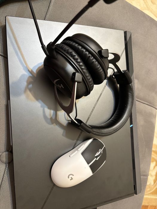 ASUS ROG strix g814jv