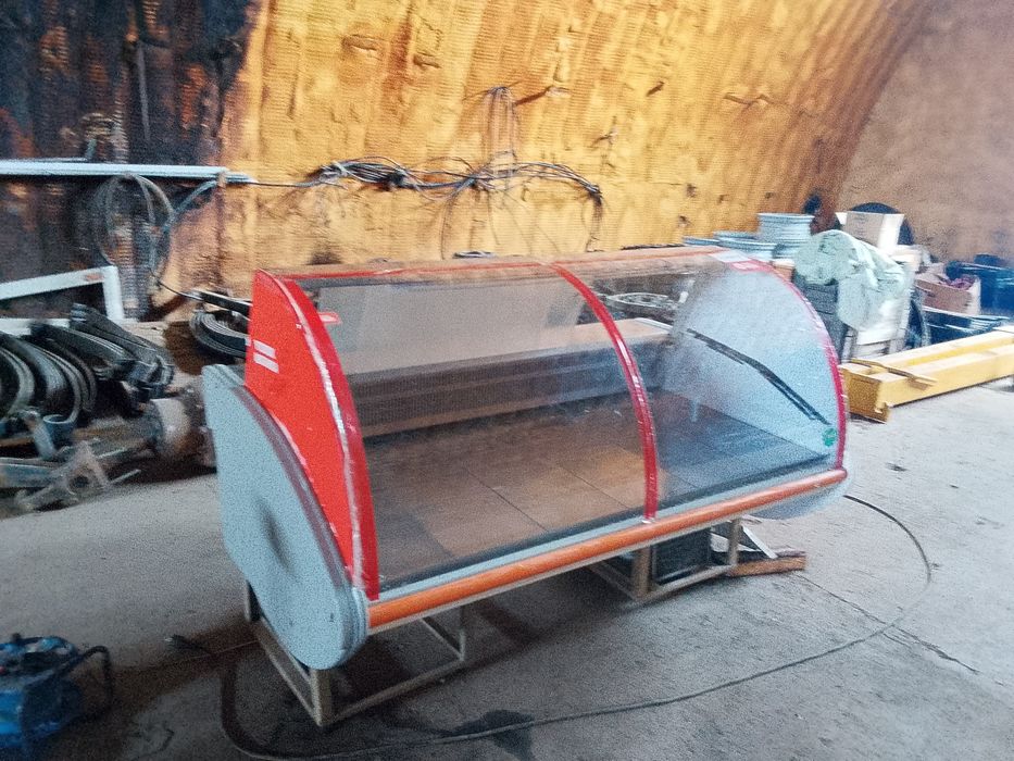 Продам витрину морозильник