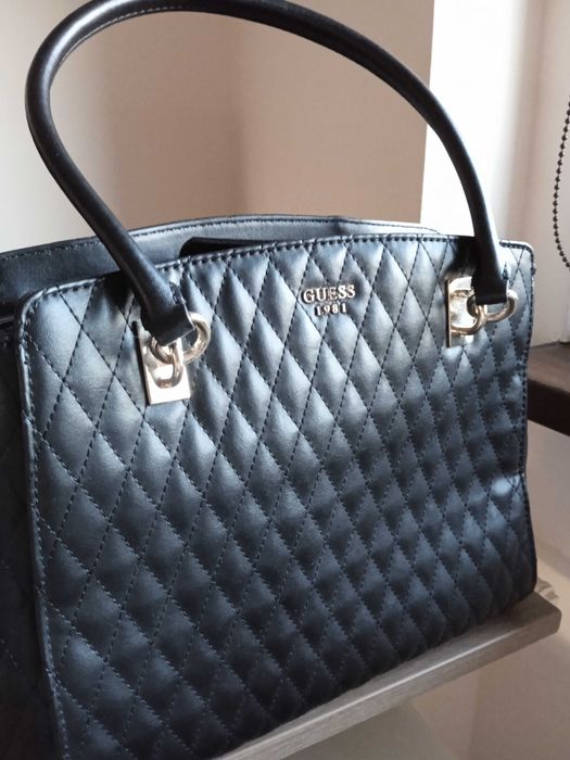 Дамска чанта  Guess
