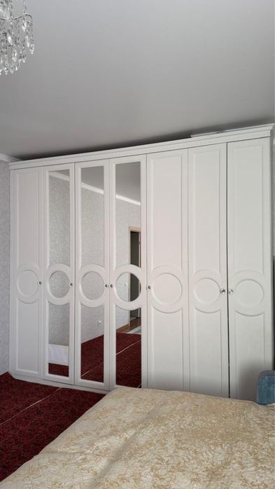 Большой вместительный шкаф