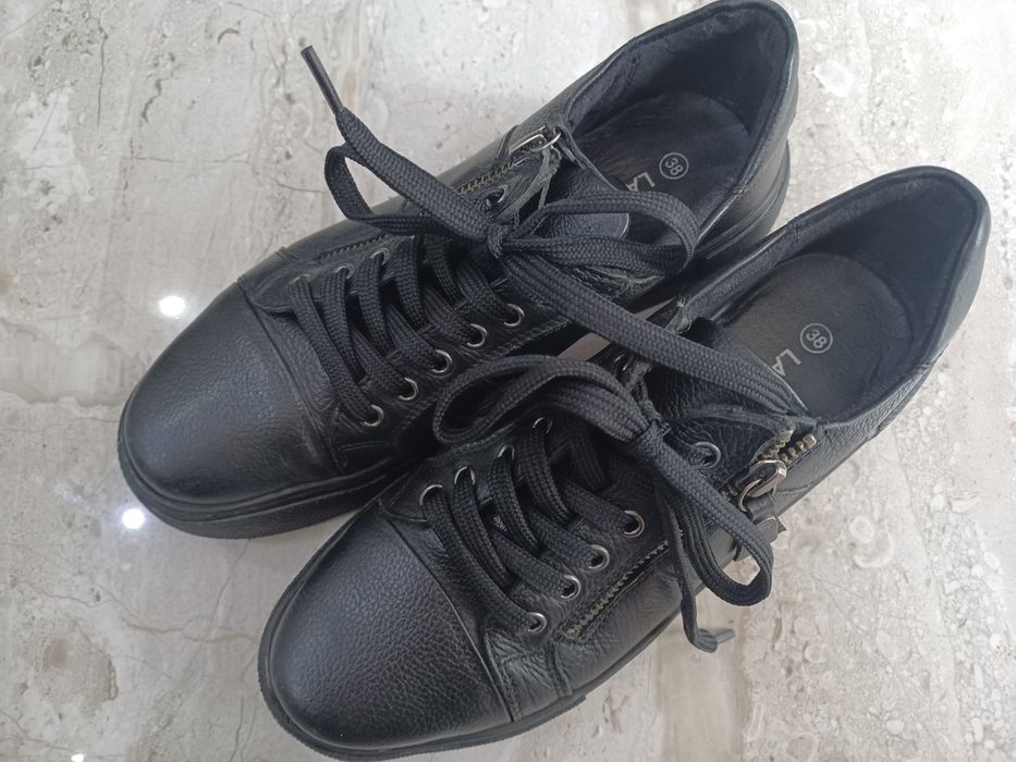 Дамски кожени обувки Lasocki