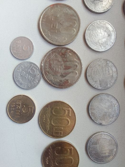 Monede vechi de colecție
