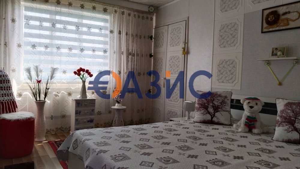 Двуетажна къща с парцел от 870 кв м В С. Вресово, Общ. Руен, обл.