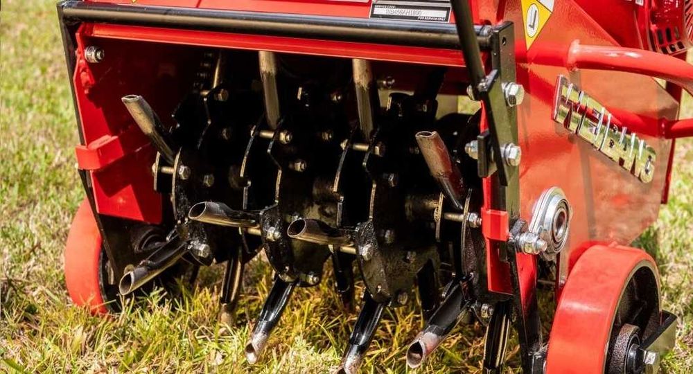 Aerator gazon profesional, inchiriez scarificator, masina de tuns, motocoasa, nivelator