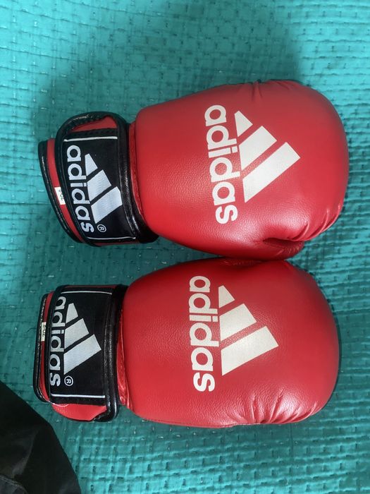 Продам перчатки для бокса