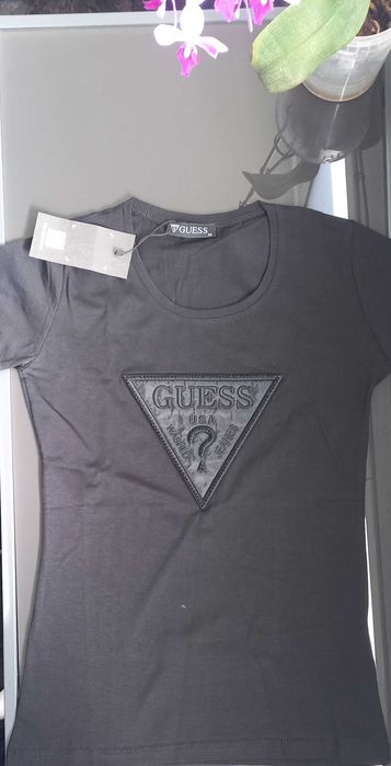 Тениска на Guess
