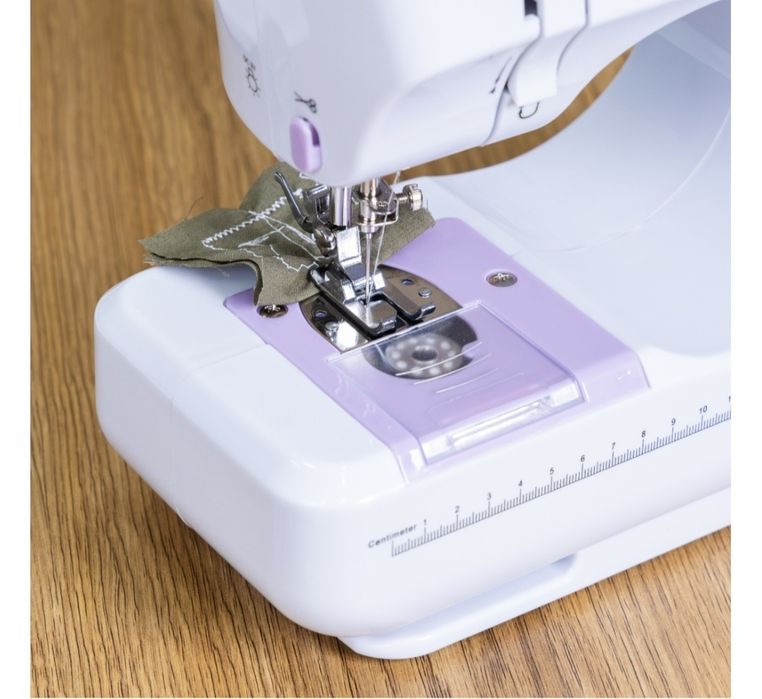 Швейная машинка новая