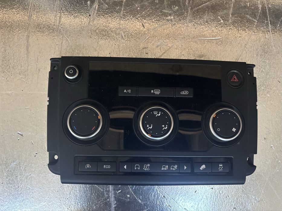 климатроник Range Rover Discovery Sport