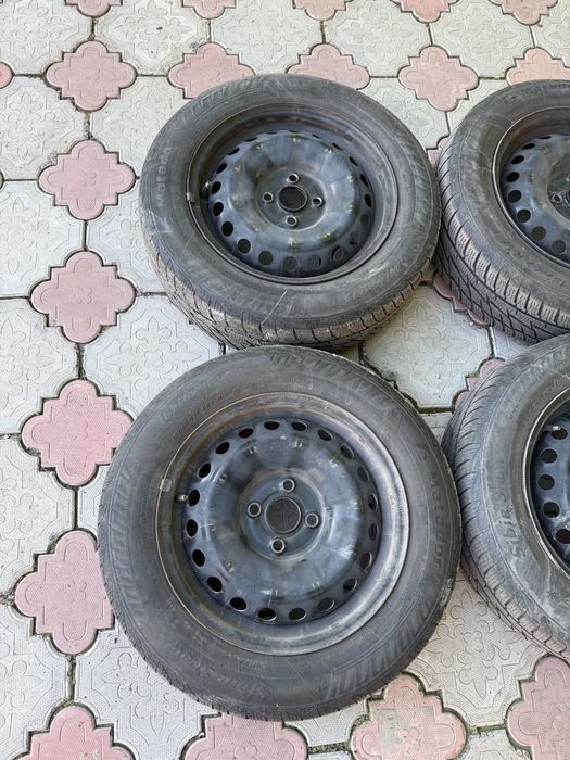Продам диски R15 с зимними шинами