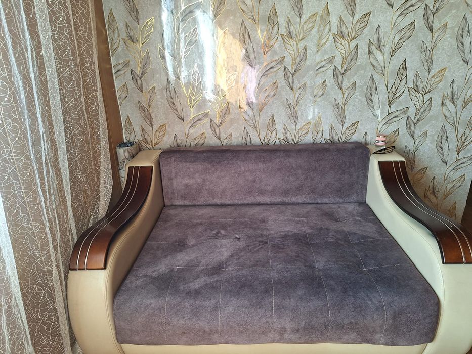 Продам мини диван в отличном состоянии.