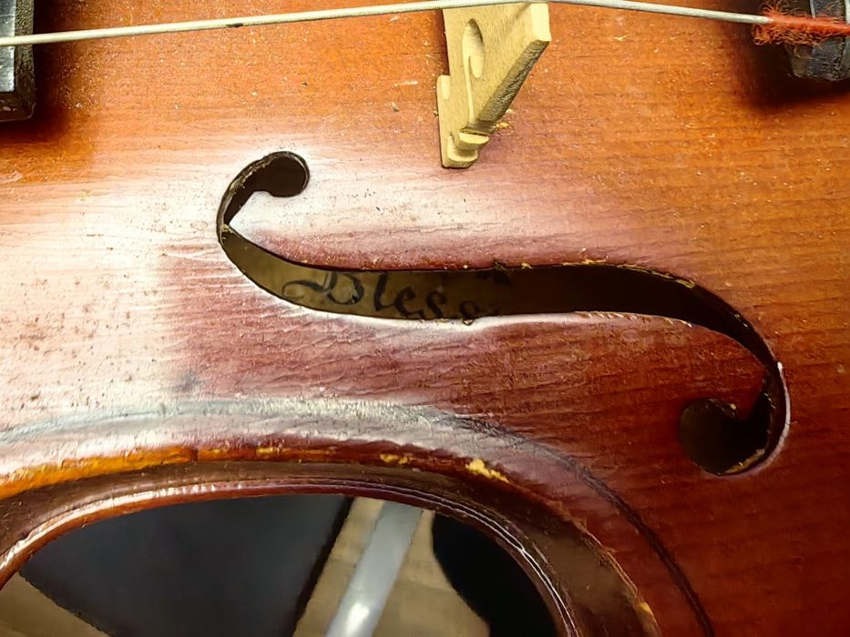 Vând Vioara Blessing marime 4/4 ideala pentru studiu