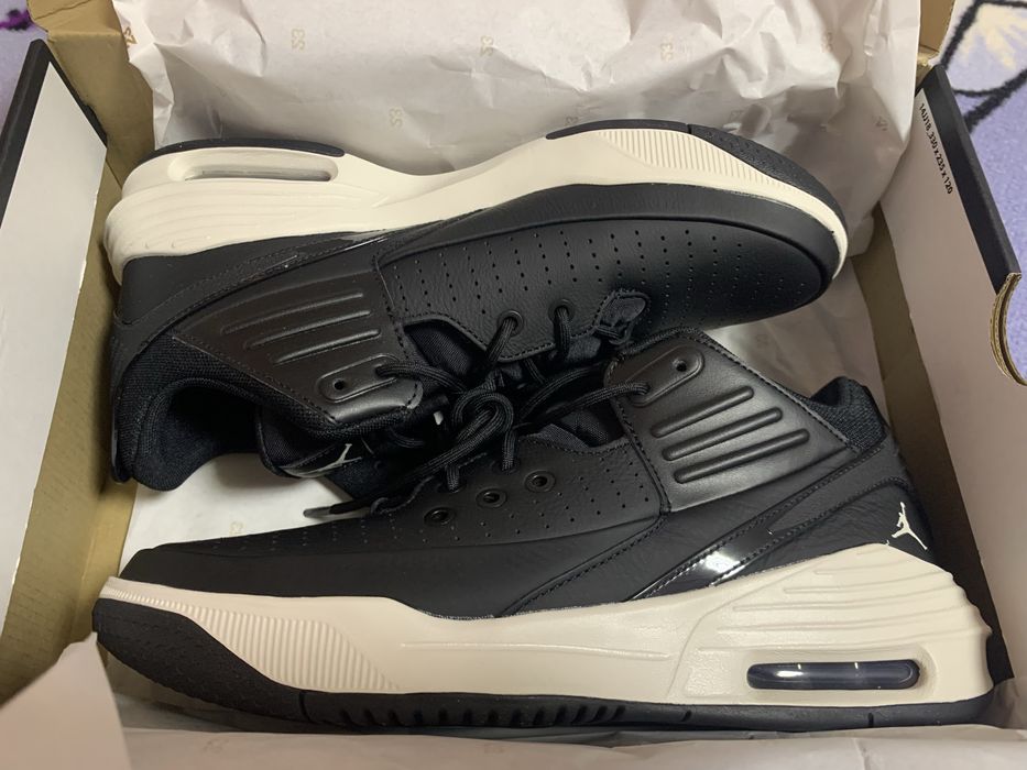 Nike Jordan Max Aura 5  - размер 43 - 27.5 см.стелка.