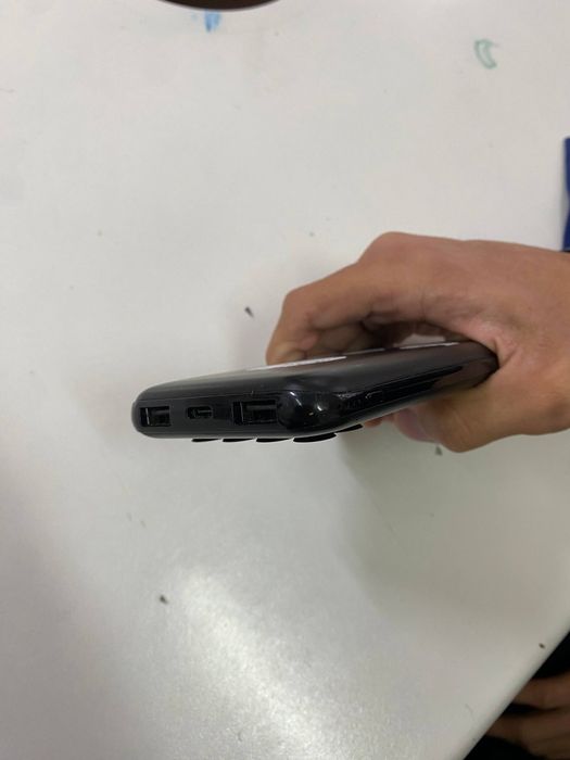 Power Bank  —  имеется беспроводная зарядка 

Вы сказали:
З