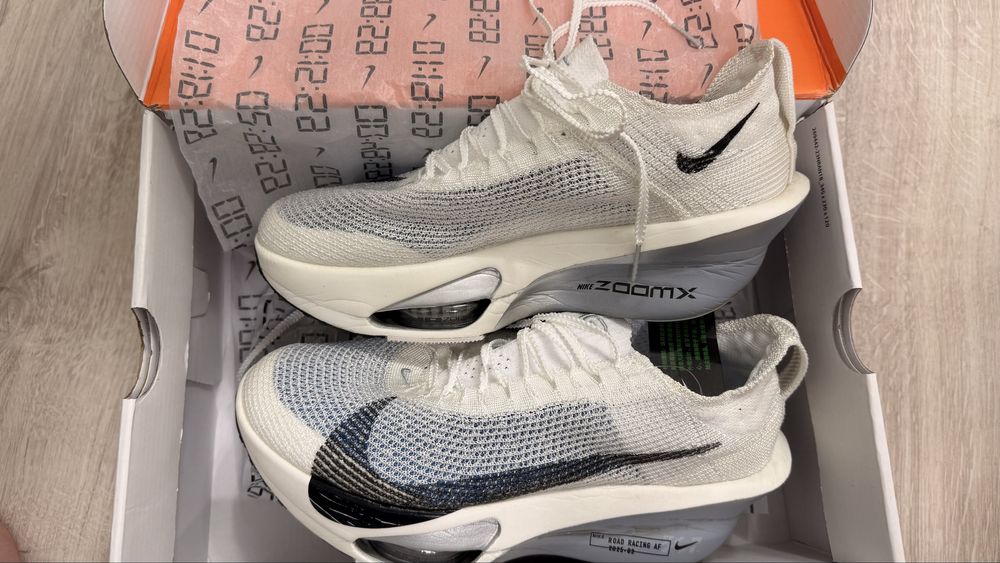 Продаю кроссовки  Nike Air Zoom Alphafly Next%