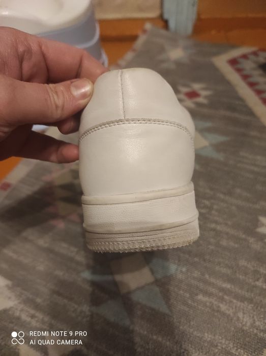Кроссовки  коженные