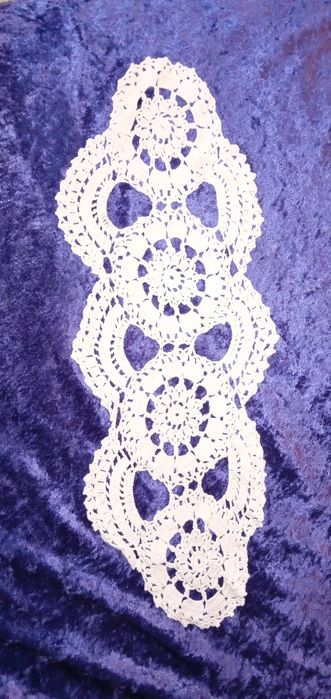 На една кука карета, кърпички, покривки