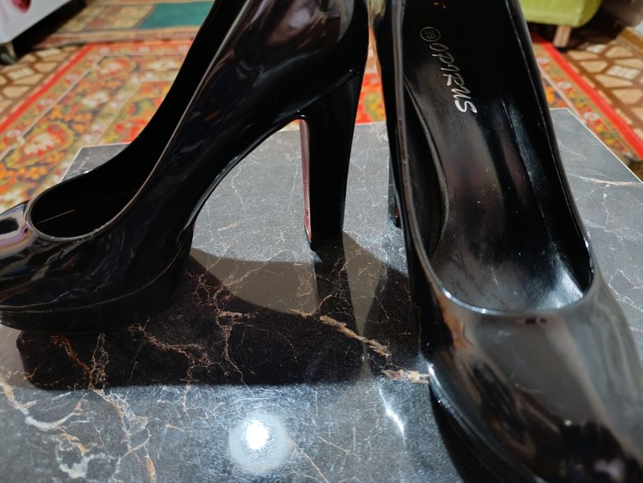 Продам обуви дешевле почти новые