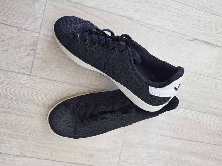 Черни кецове Vty 37н