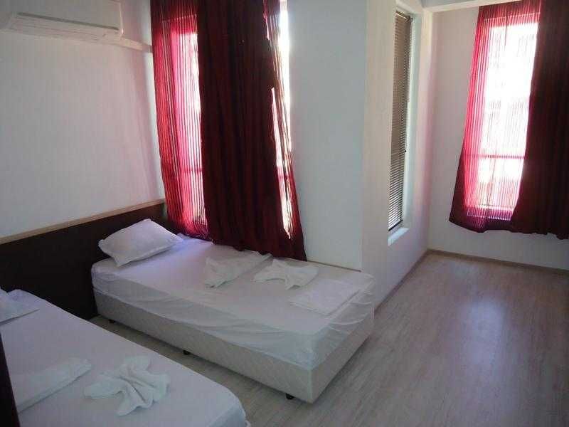 Дава се под наем Тристаен апартамент в Бургас, Лазур - 90 кв.м за 612 € - Снимка #6