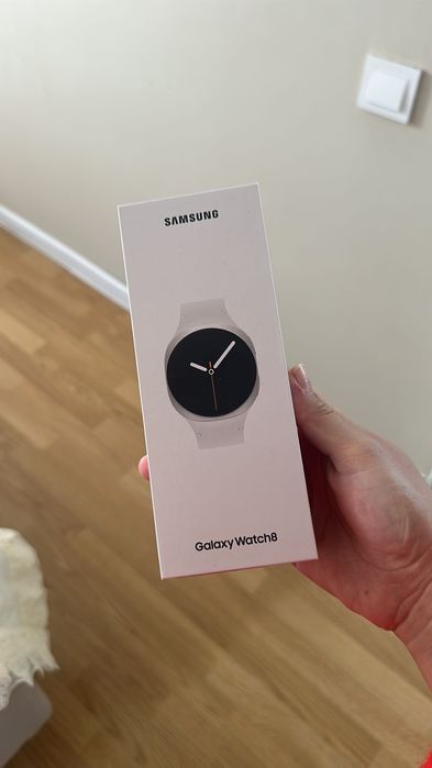 Смарт-часы Samsung Galaxy Watch 8 (LTE) 40 мм серебристый-белый