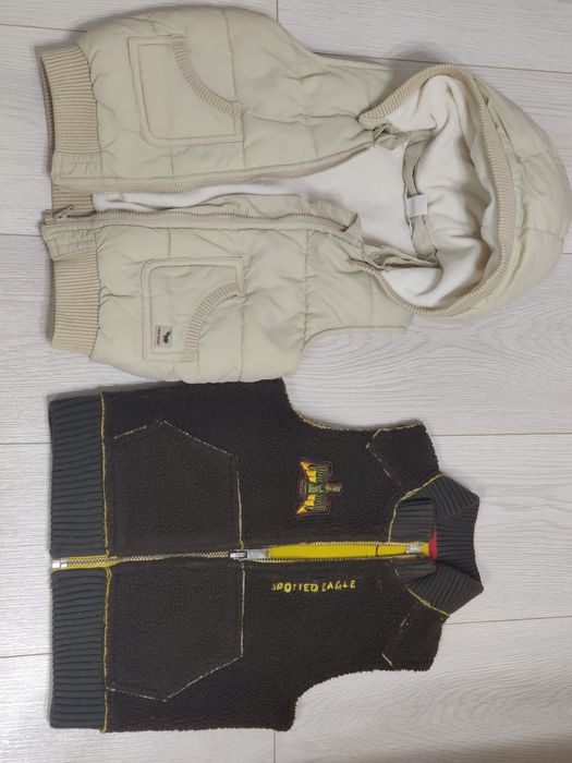 Veste pentru copii. Ambele 40  ron. Marimea 92 cm