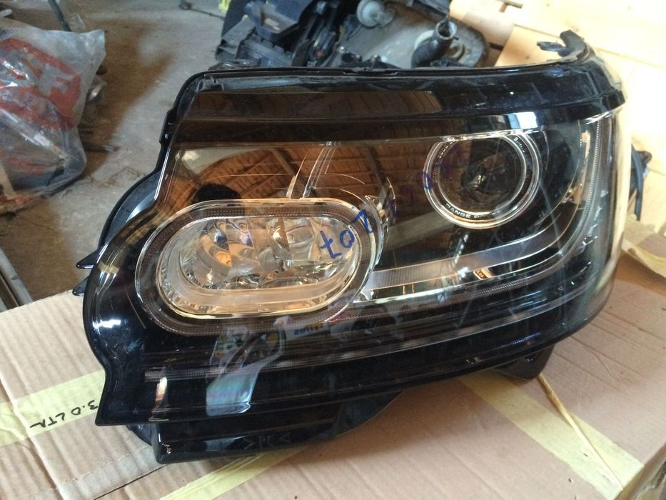 Range Rover Vogue 2012-16.m. Ляв фар комплект. Ксенон.