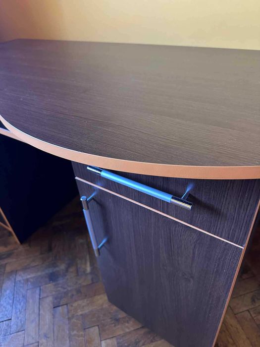 Продавам мебели в отлично състояние