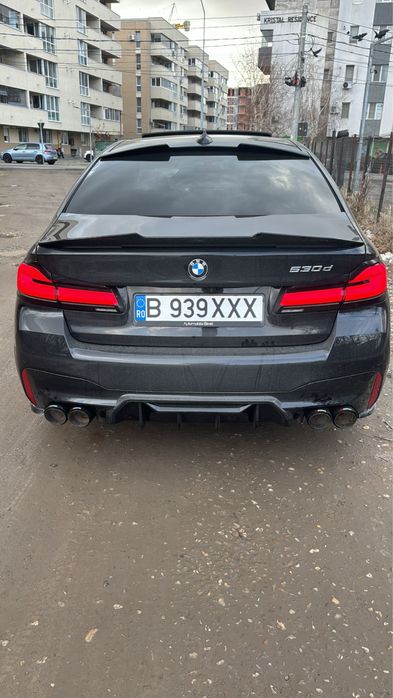 Eleron Pleoapa Luneta BMW  G30 F10  M4 G60 negru lucios