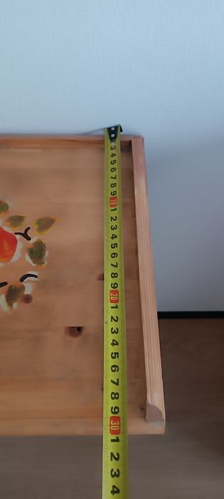 Мини столик на колесах