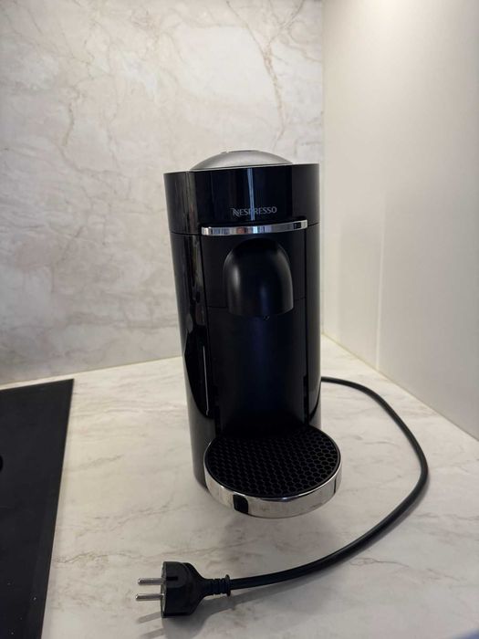 Kафе автомат VERTUO PLUS BLACK