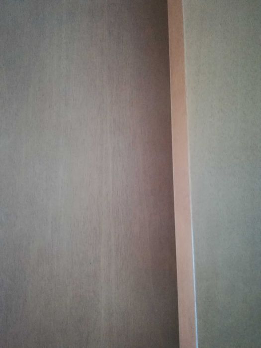 Бюро с контейнер от MDF 3 см с фурнир,българско производство