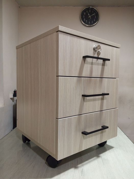 Тумба выкатная в наличии