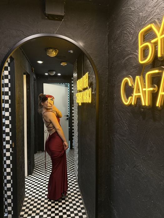 Продам темно красное платье