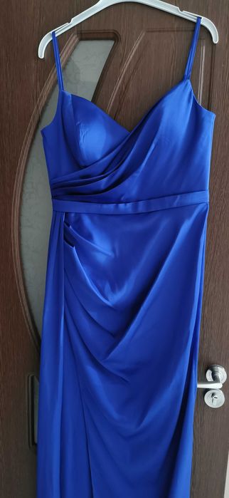 Продавам официална рокля