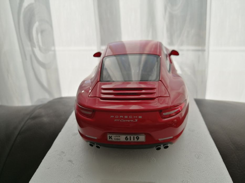 Porsche 911, 991 minichamps 1:18