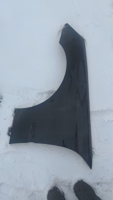 Продам крыло решетка w211