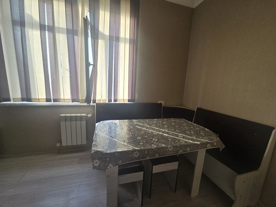 Zudlik bilan frunze massifda 3xonali  novostroyka kvartira ijaraga be