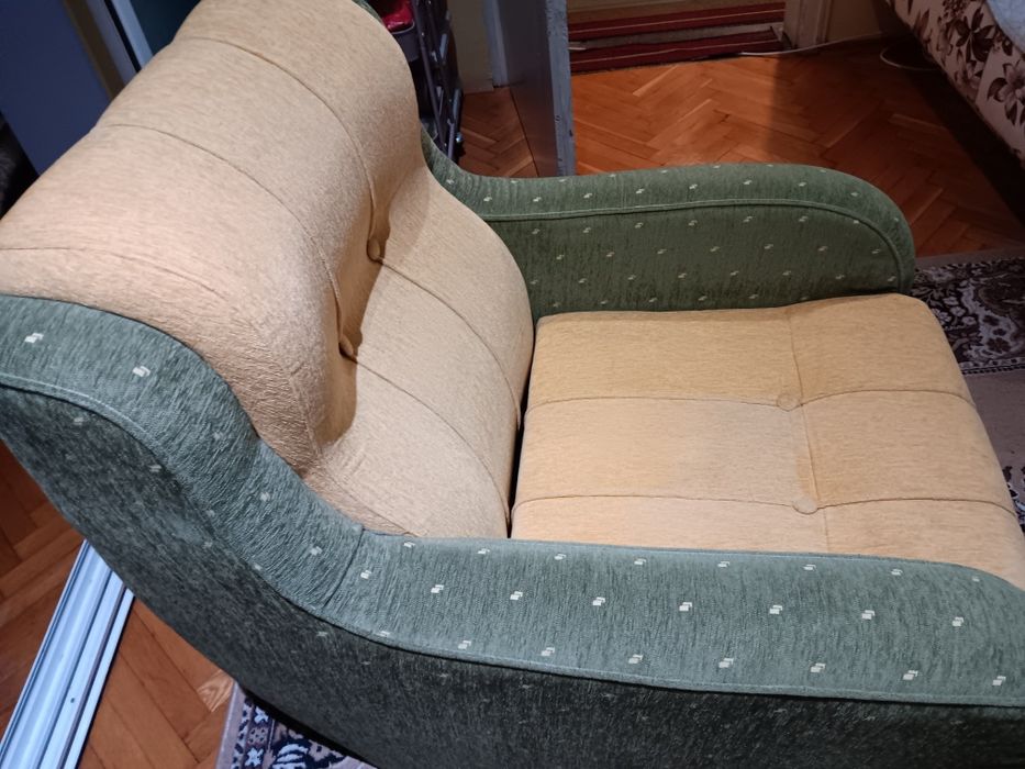 Фотьойл - двуцветен+ 2бр.табуретки