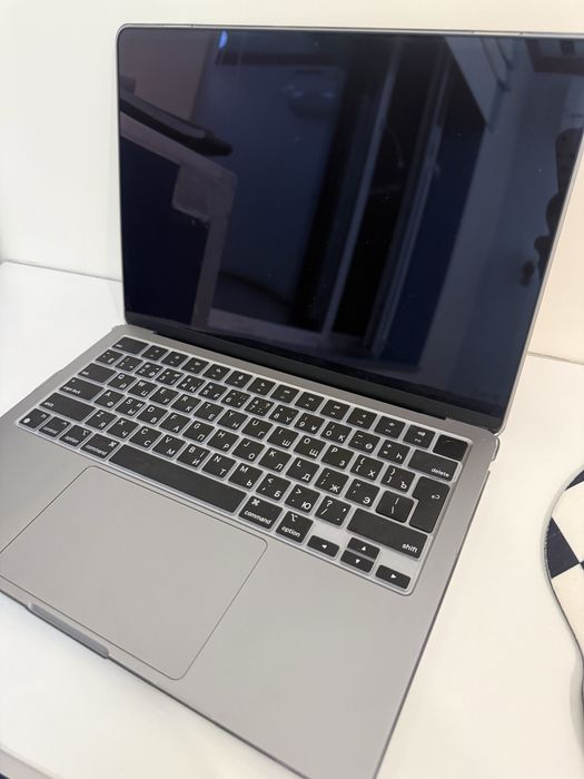 Продаю MacBook Air M2 13.6” 512 ГБ