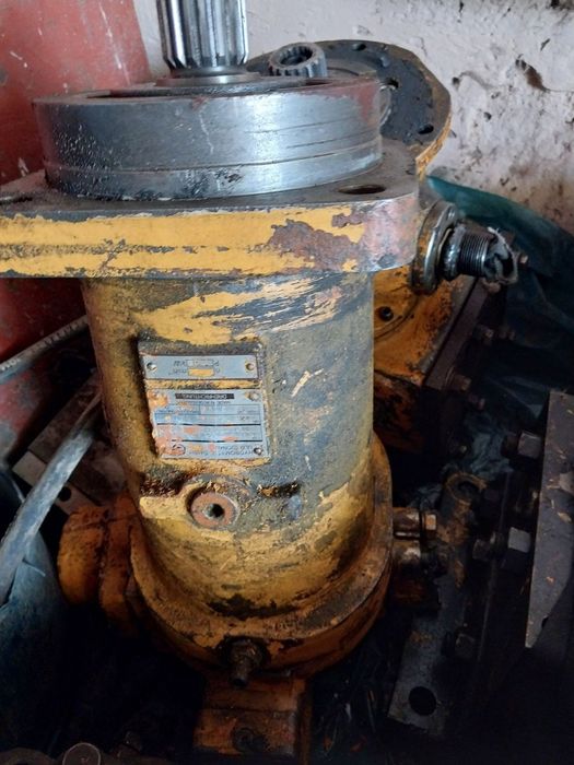 Запчасти Гидро насос 410 сотилади
