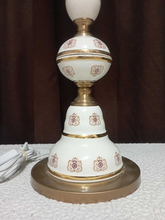 Красиви старинни лампи с абажури - лампа