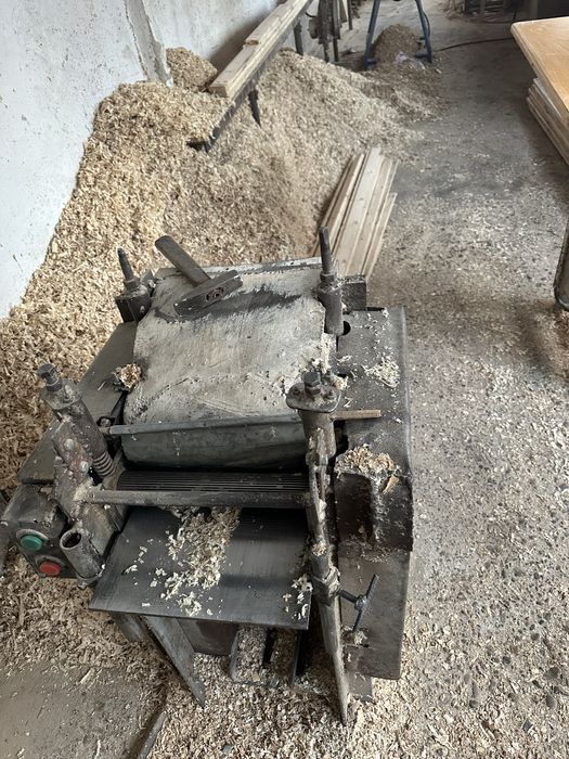 Atelier de tamplarie / debitare materiale lemnoase / Frezare / Lambriu