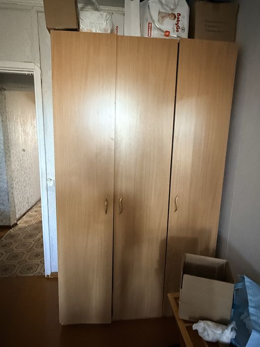 Прдается шкаф с полками