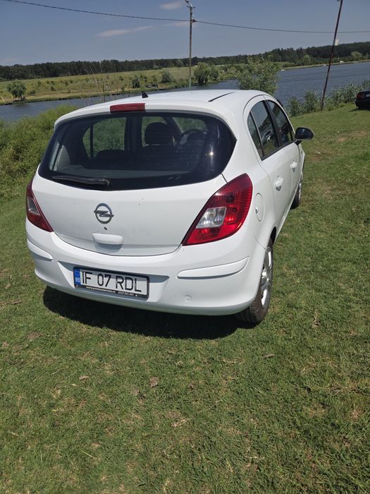 Opel corsa d .an fab 2012 .1 4 benzina.