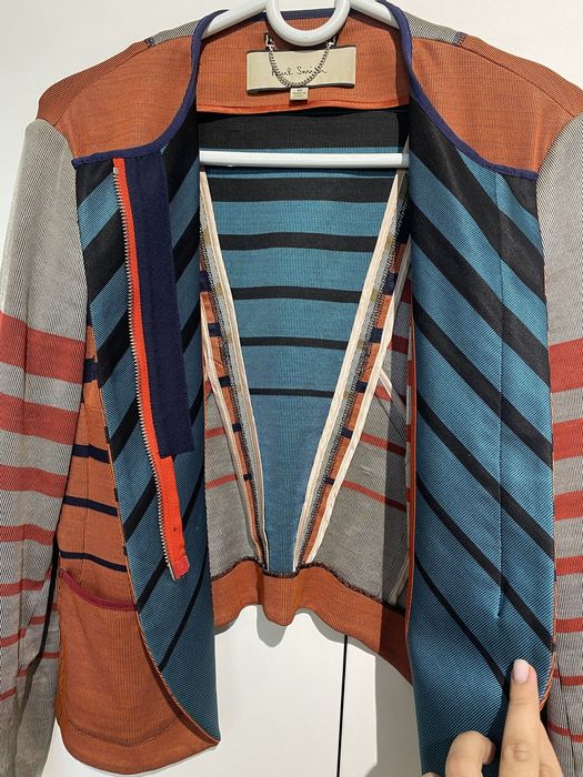 Жакет Paul Smith, блуза Massimo Dutti